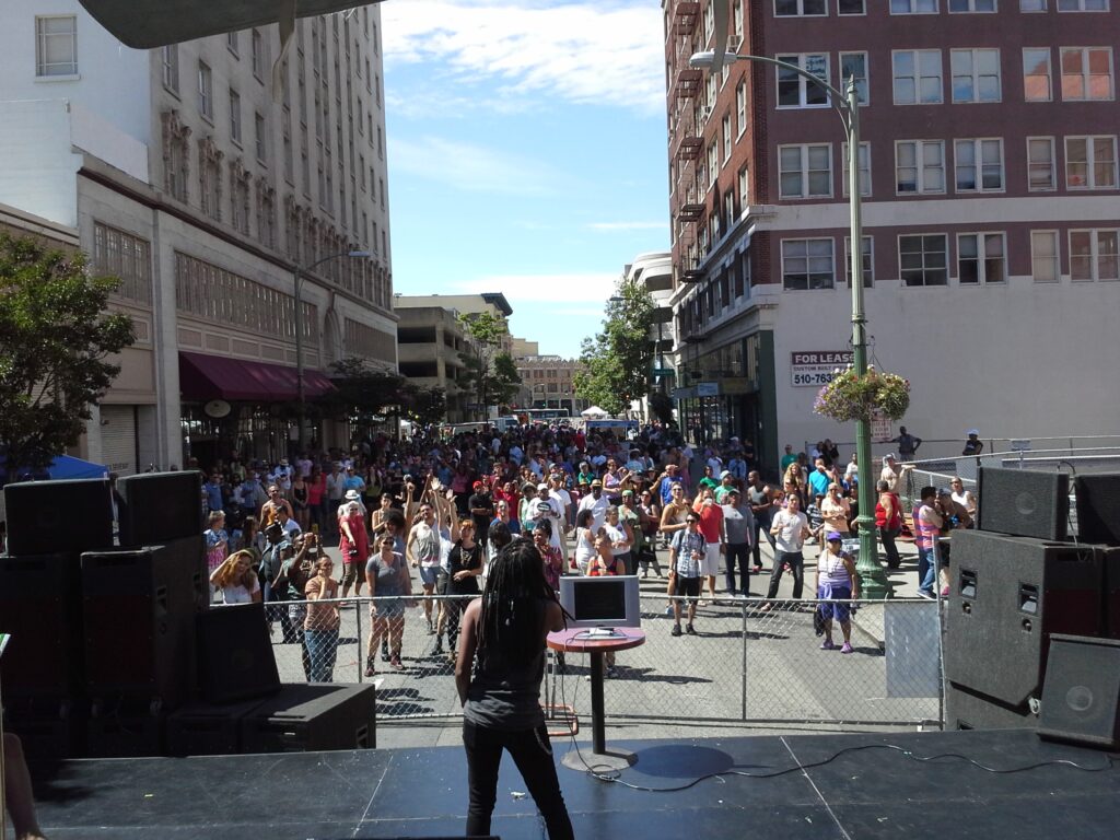 Huge karaoke contest for Oakland Pride 2013